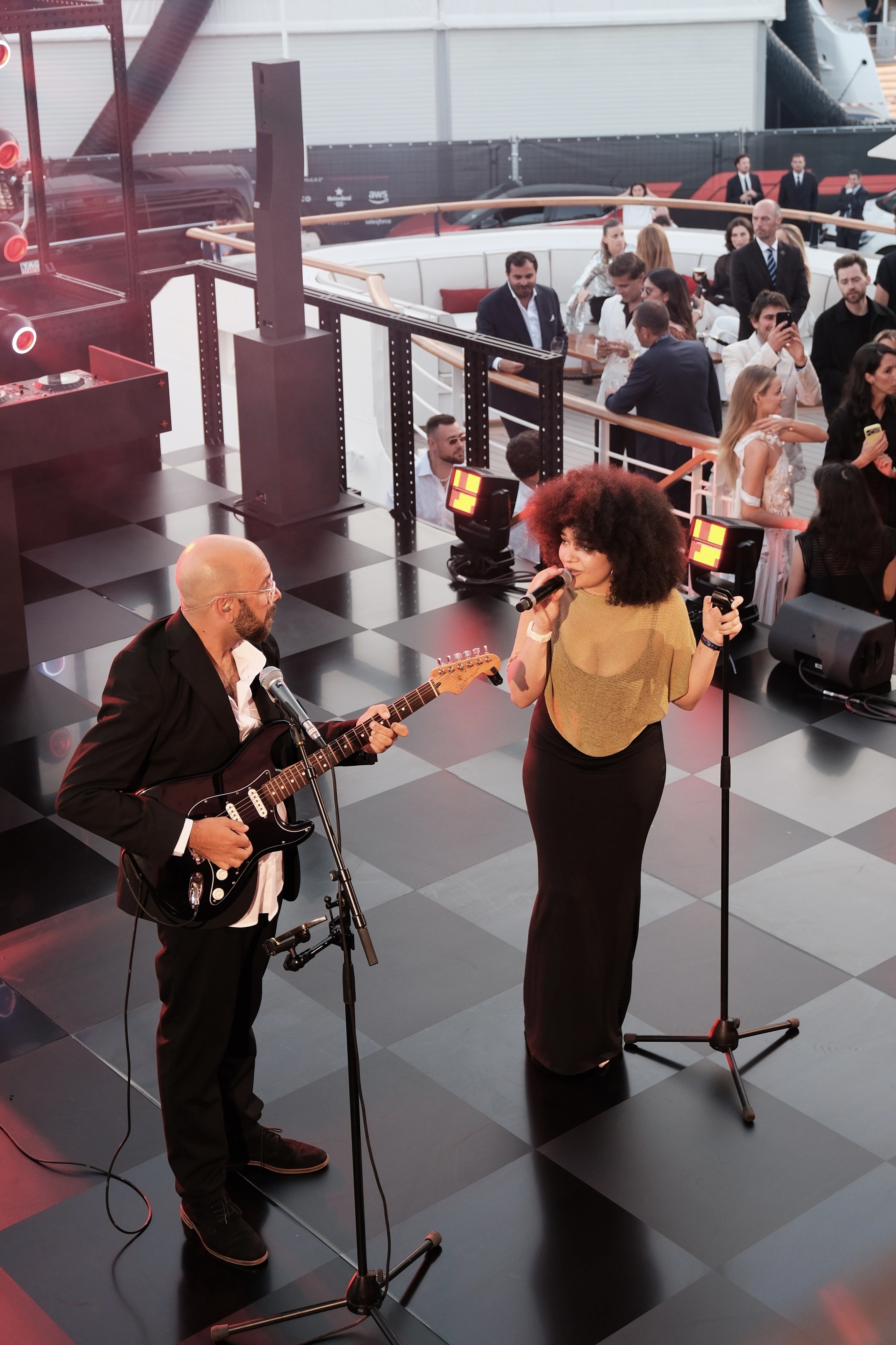 Duo guitare et chant lors d'un événement professionnel